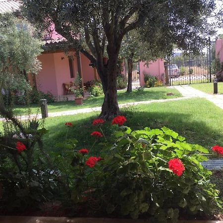 La Corte Dei Rei Aparthotel Кастиадас Екстериор снимка