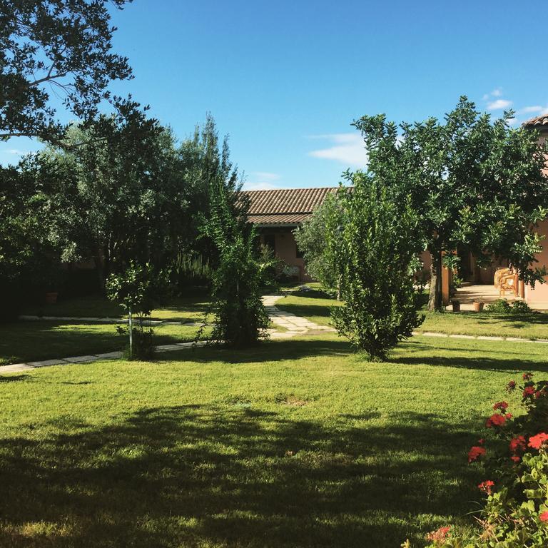La Corte Dei Rei Aparthotel Кастиадас Екстериор снимка