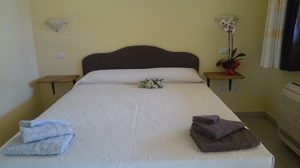 La Corte Dei Rei Aparthotel Кастиадас Стая снимка