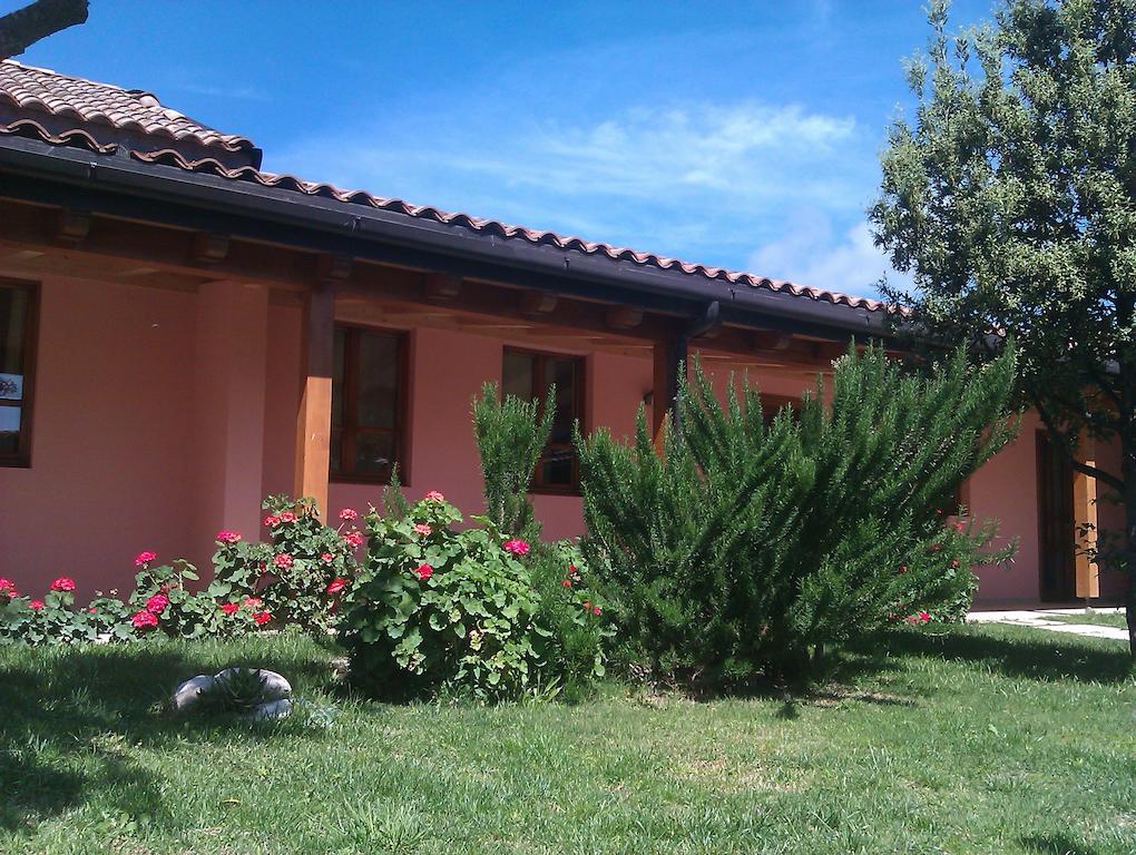 La Corte Dei Rei Aparthotel Кастиадас Екстериор снимка