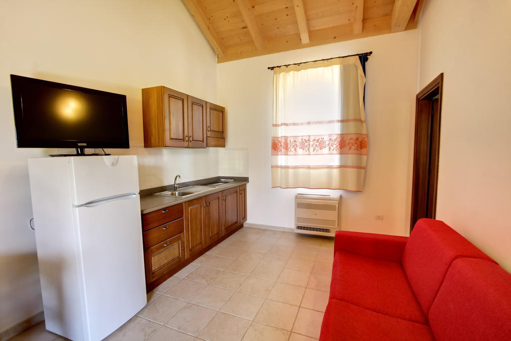 La Corte Dei Rei Aparthotel Кастиадас Стая снимка