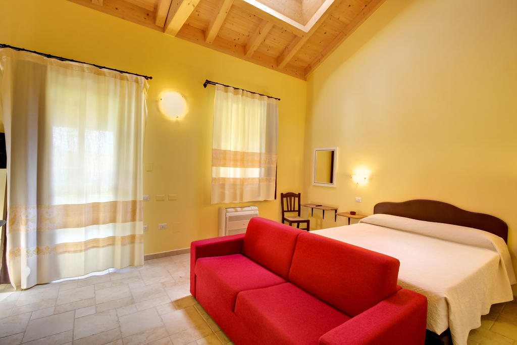 La Corte Dei Rei Aparthotel Кастиадас Стая снимка