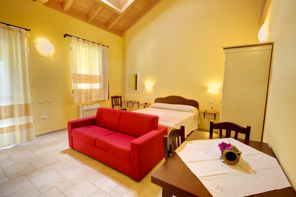 La Corte Dei Rei Aparthotel Кастиадас Стая снимка