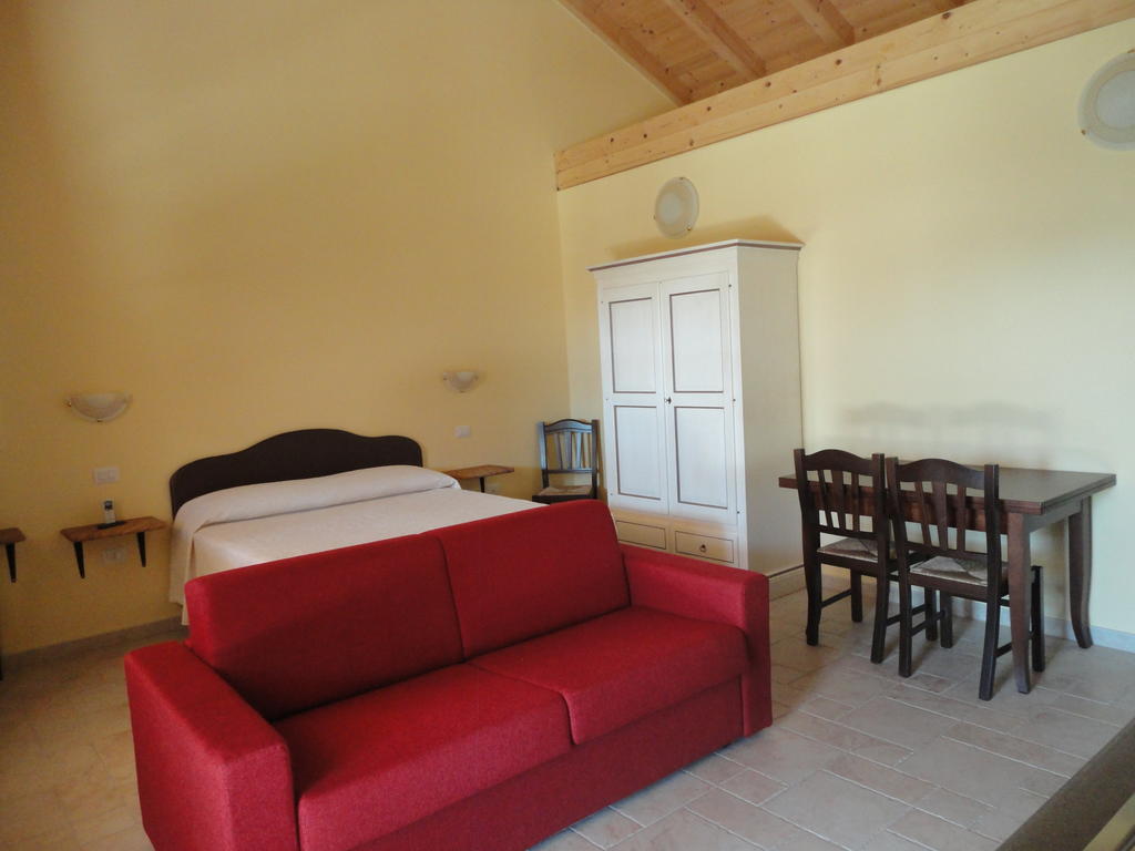 La Corte Dei Rei Aparthotel Кастиадас Стая снимка