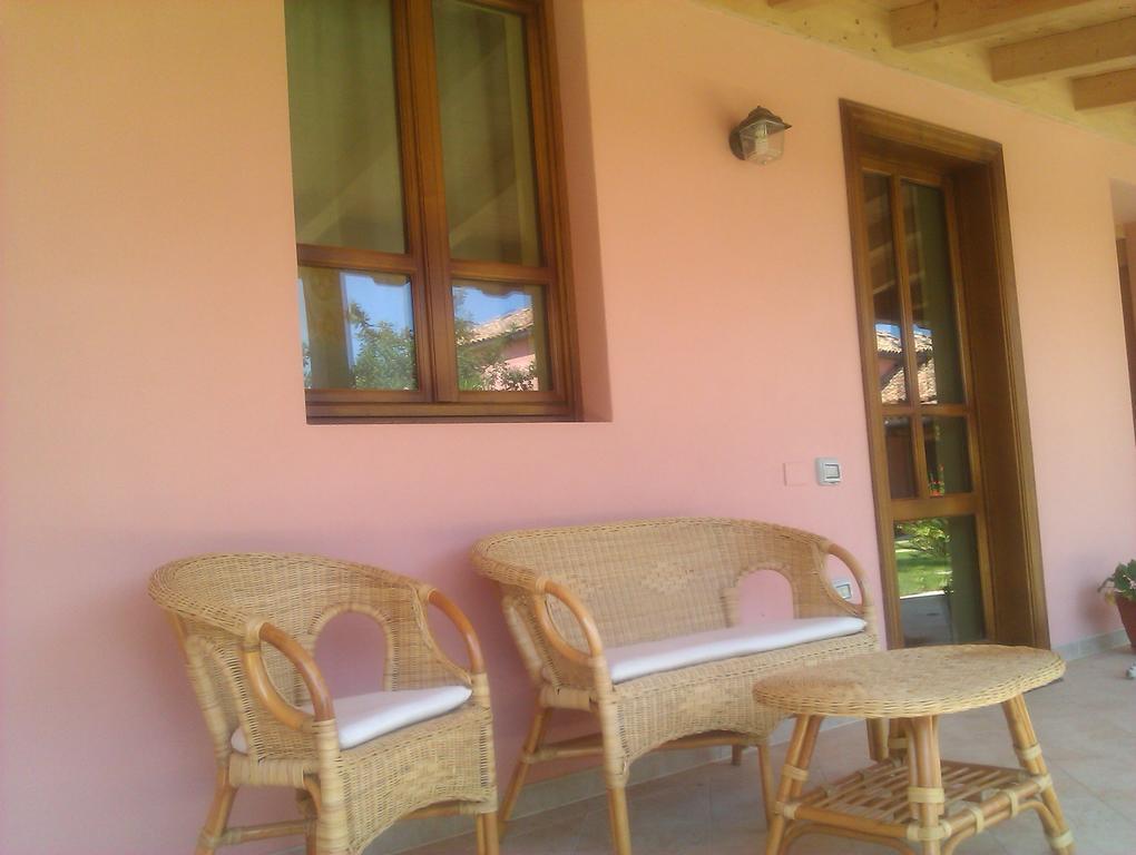La Corte Dei Rei Aparthotel Кастиадас Екстериор снимка