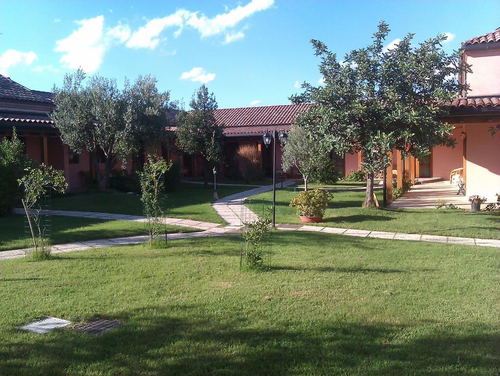 La Corte Dei Rei Aparthotel Кастиадас Екстериор снимка