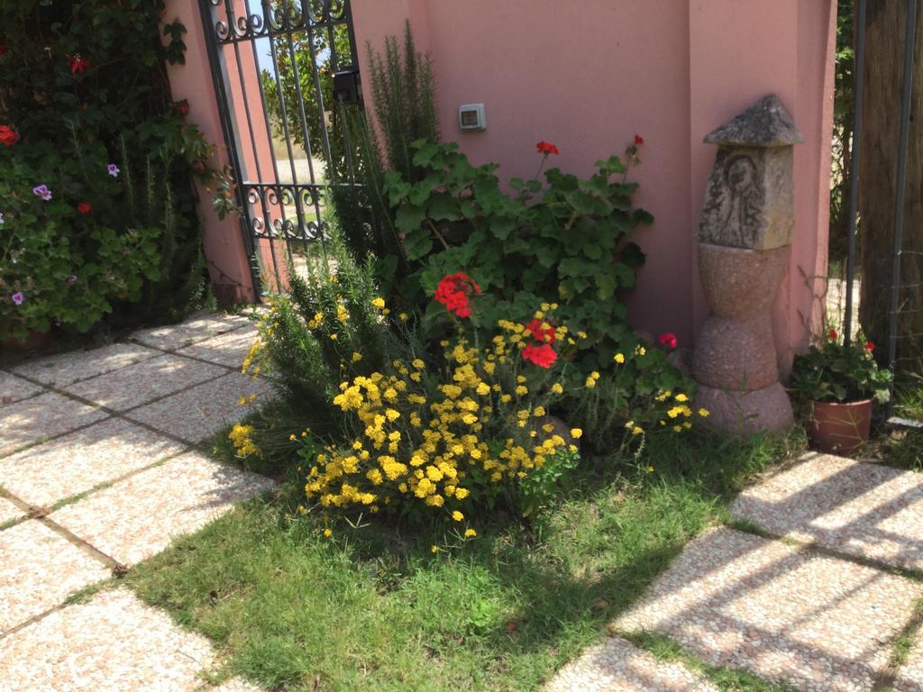 La Corte Dei Rei Aparthotel Кастиадас Екстериор снимка