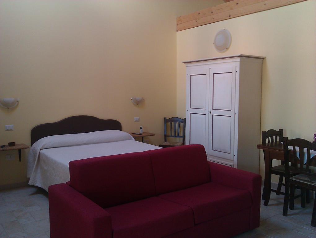La Corte Dei Rei Aparthotel Кастиадас Стая снимка